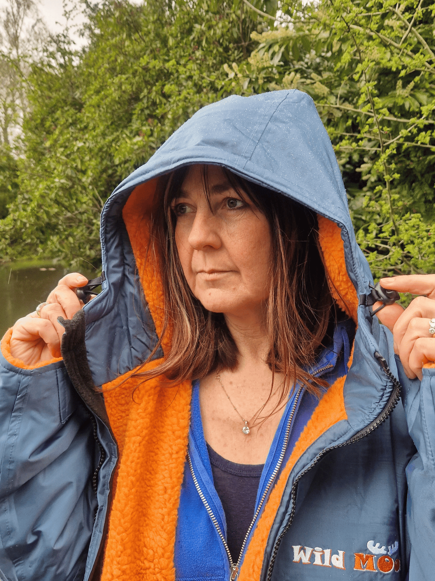 Blazing Moose Eco - long sleeve changing robe - steel blue/vibrant orange