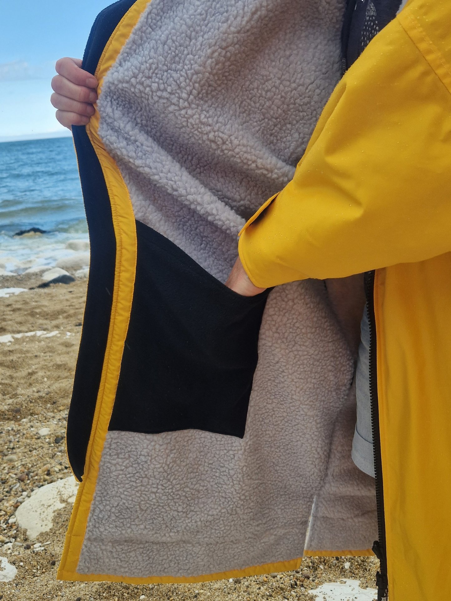 Mango Moose Eco - long sleeve changing robe - vibrant yellow/pale grey