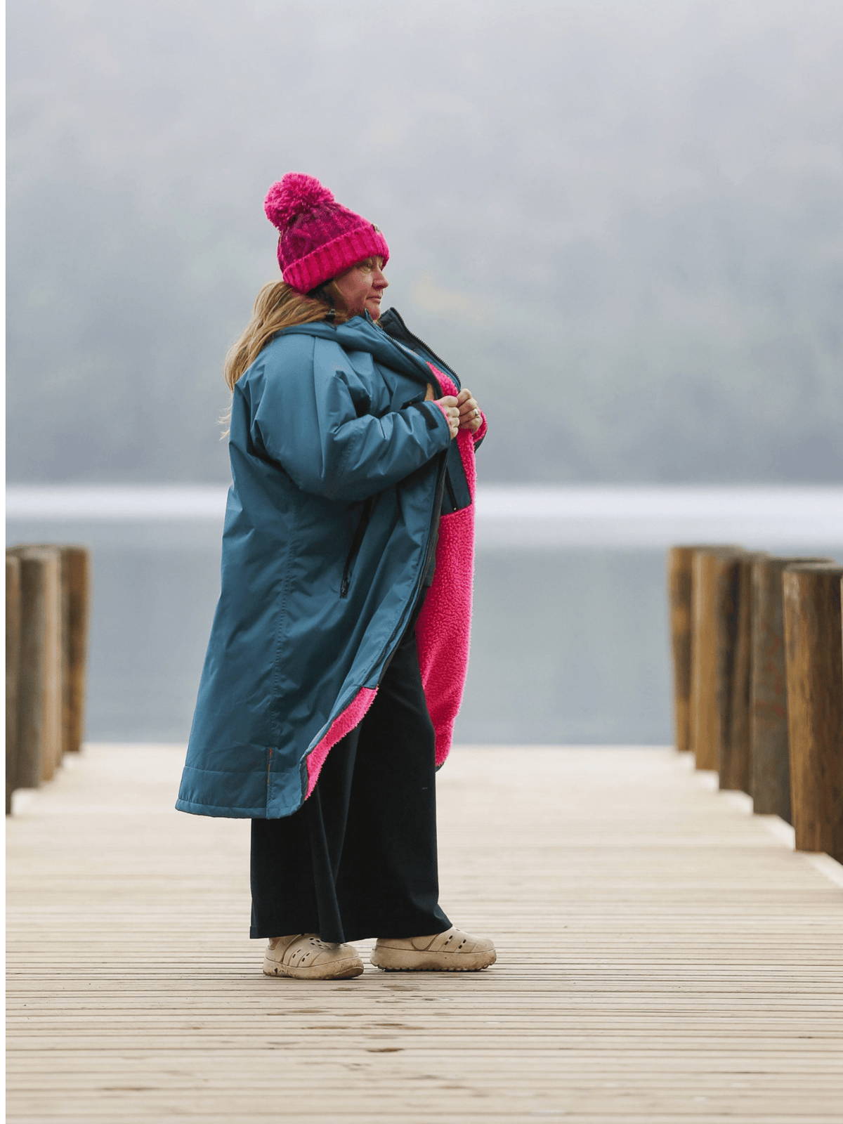 Petrol Blue / Hot Pink Changing Robe