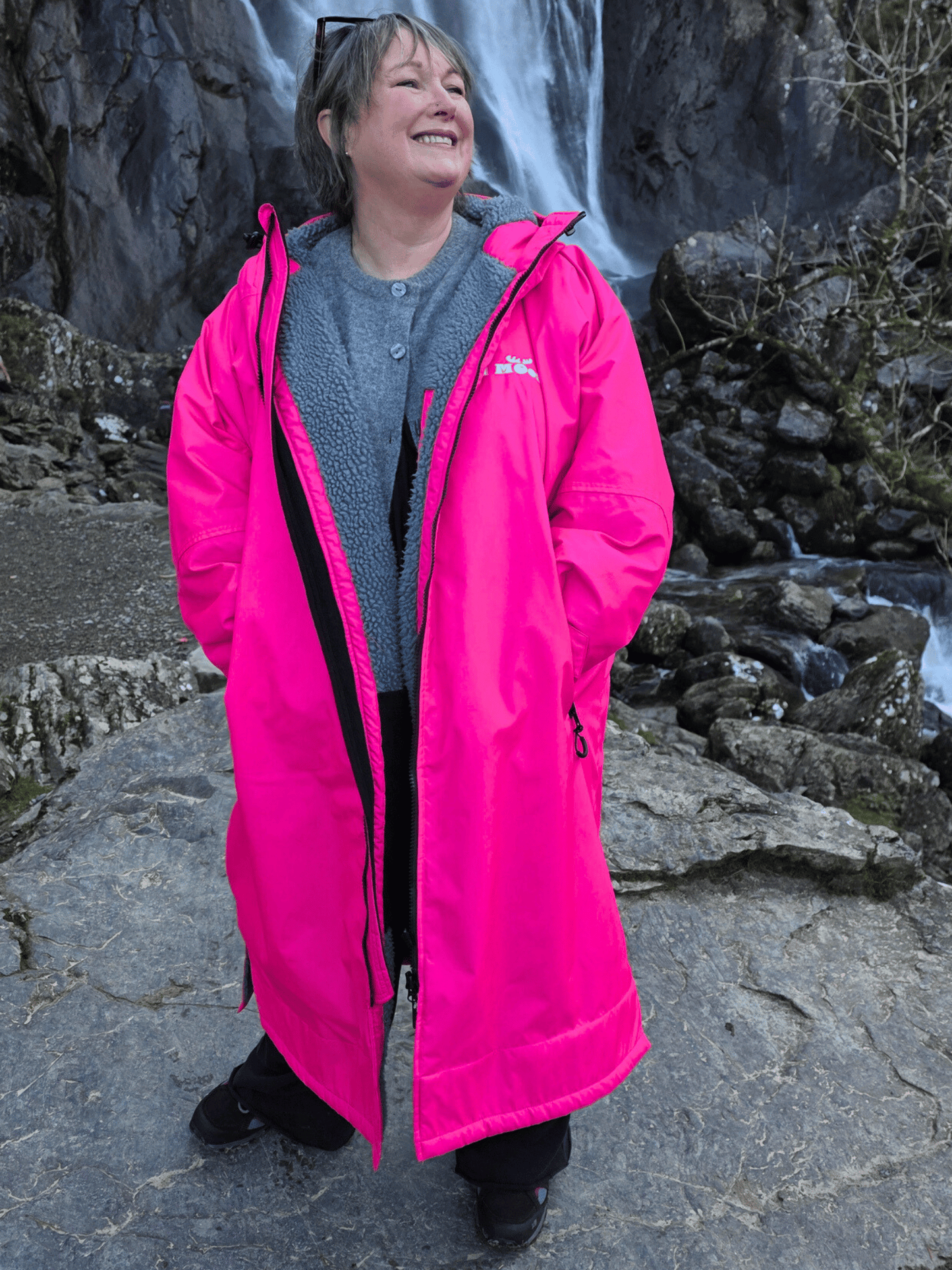 Bloomin' Moose Eco - long sleeve changing robe -  vivid pink/dark grey