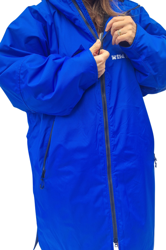 Wild Moose Long Sleeve Adult Changing Robe waterproof and warm